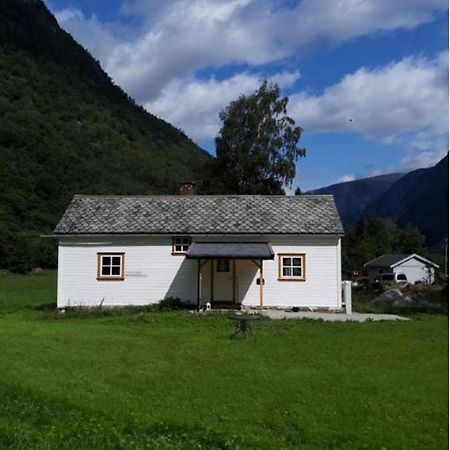 An Authentic Experience In Picturesque Eidfjord Villa Kültér fotó